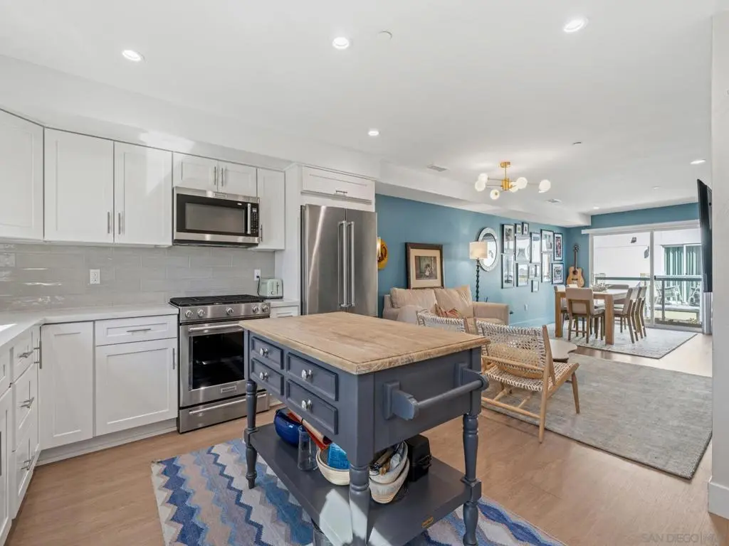 1952 Hornblend St 6, San Diego, CA — listing photo 1