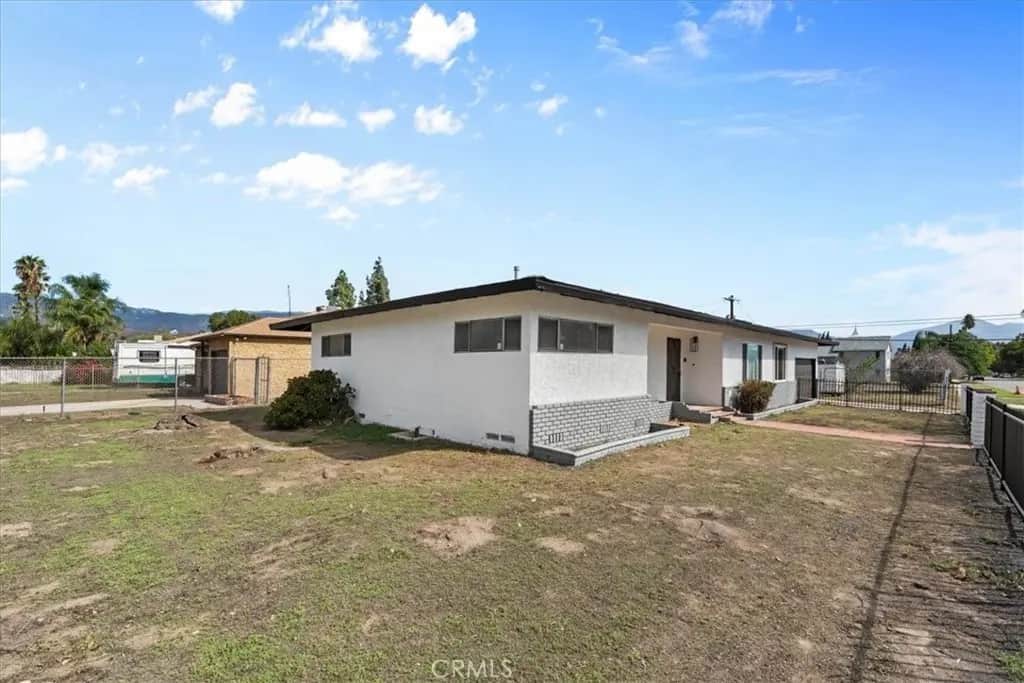 1498 Goodlett, San Bernardino, CA — listing photo 1