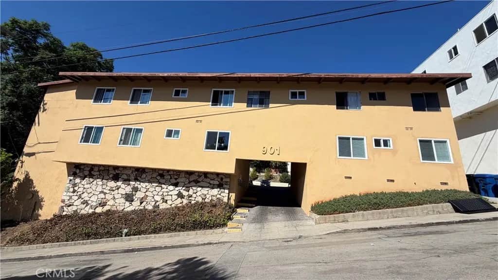 901 Kodak Drive 1, Los Angeles, CA — listing photo 1