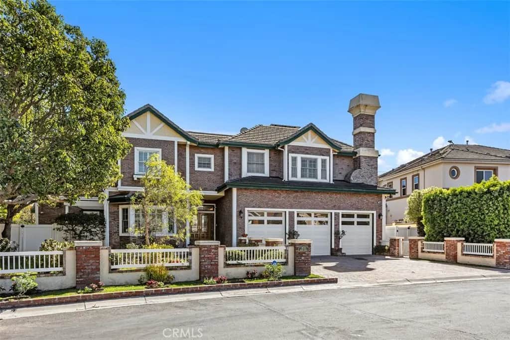 18732 Jockey Circle, Huntington Beach, CA — listing photo 1