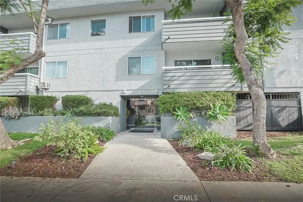 4406 Cahuenga Boulevard 106, Toluca Lake, CA — listing photo 1