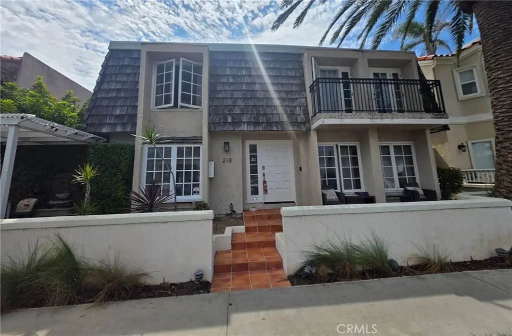 218 16th B, Huntington Beach, CA — listing photo 1