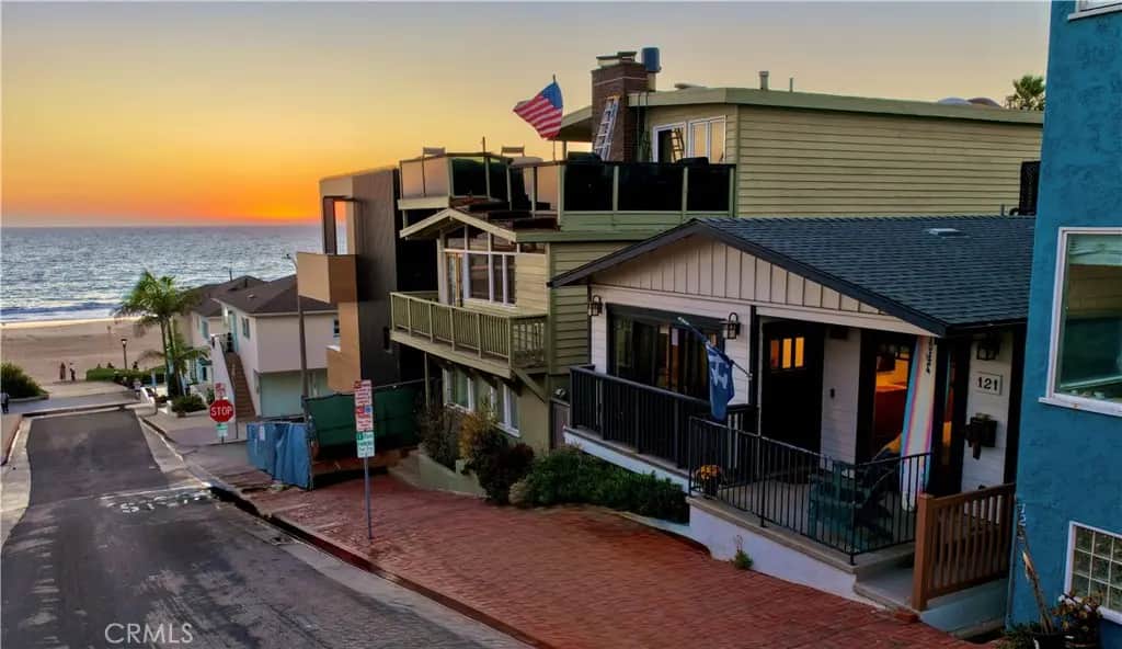 121 28th Street, Manhattan Beach, CA — listing photo 1