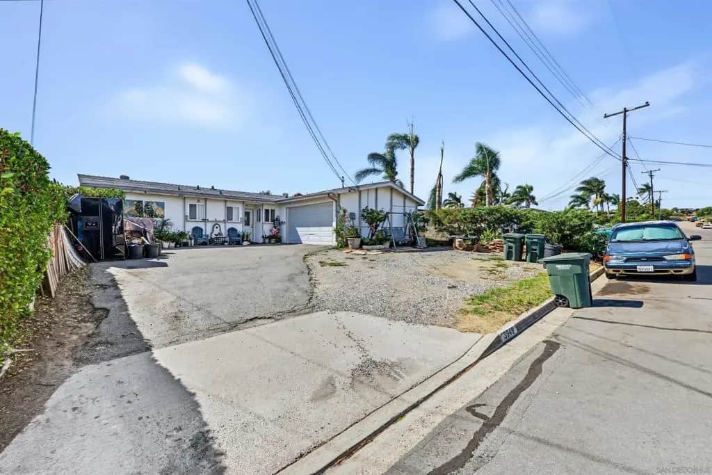 3949 Grandon, San Marcos, CA — listing photo 1