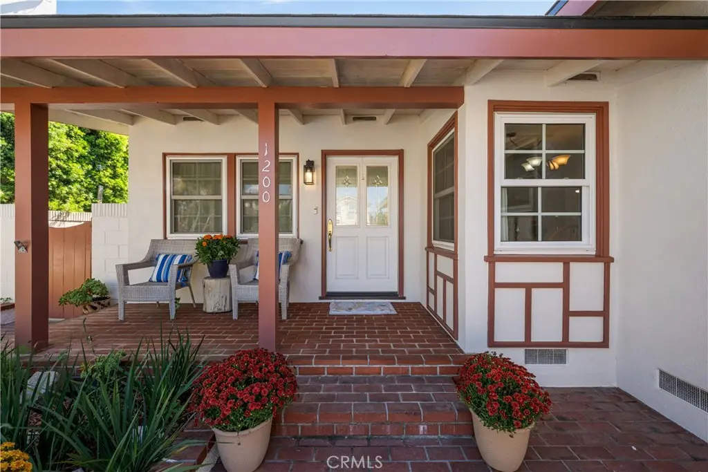 1200 Catalina Avenue, Seal Beach, CA — listing photo 1