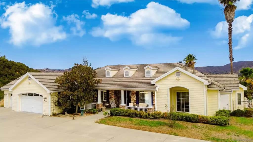 991 River Oaks, Fallbrook, CA — listing photo 1