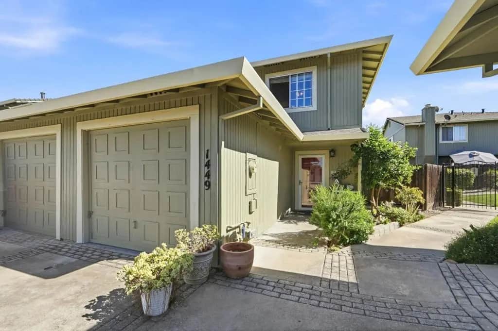 1449 Squire Court, Hollister, CA — listing photo 1