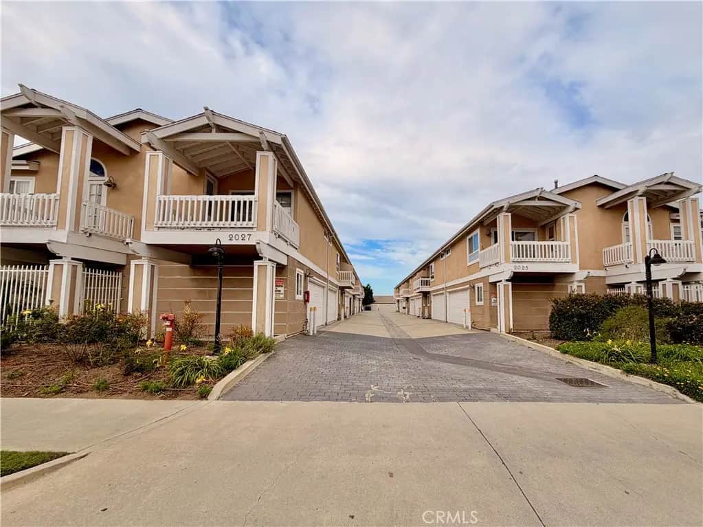 2027 Artesia Boulevard D, Torrance, CA — listing photo 1