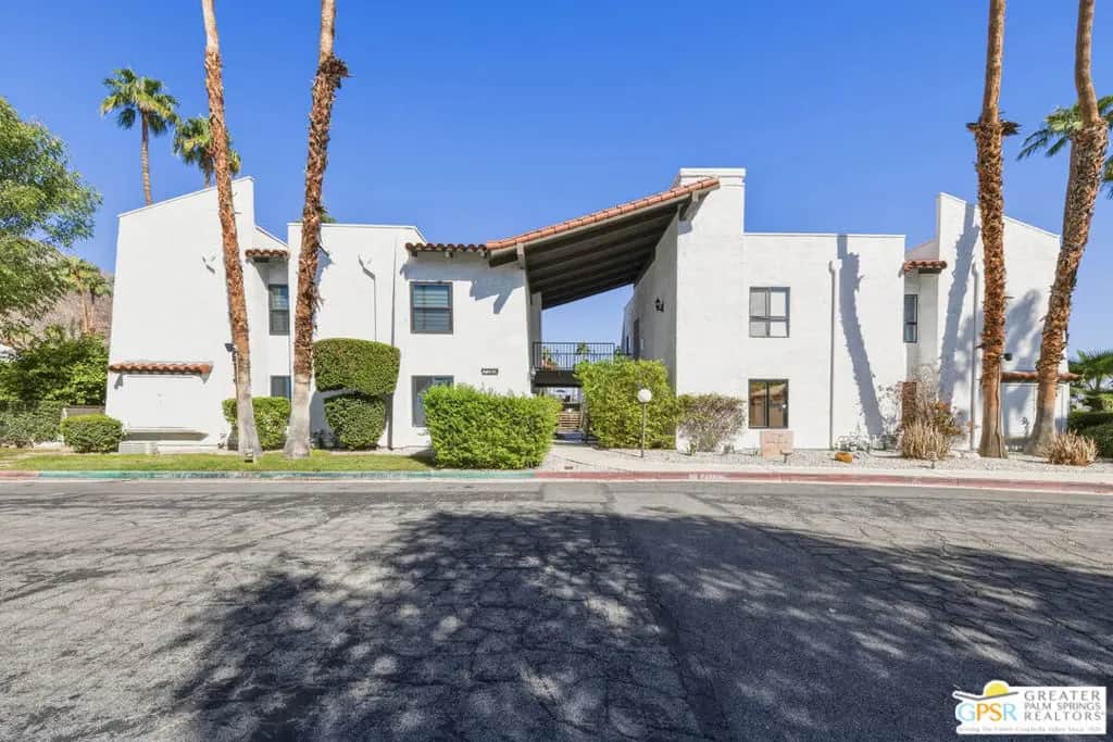 2240 S Palm Canyon Drive 24, Palm Springs, CA — listing photo 1