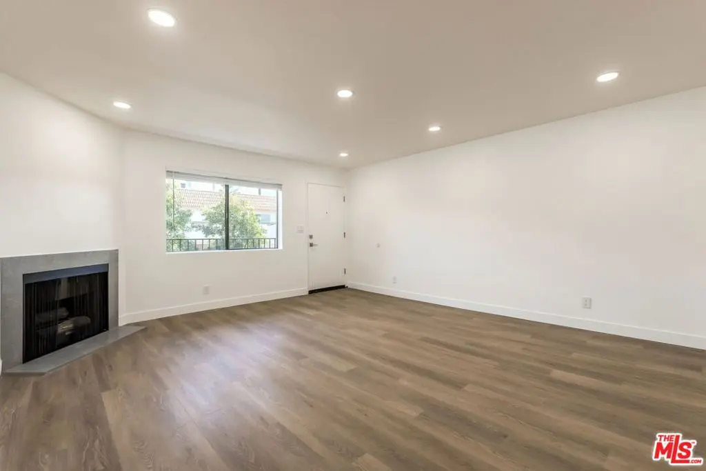 3939 Moore Street 104, Los Angeles, CA — listing photo 1