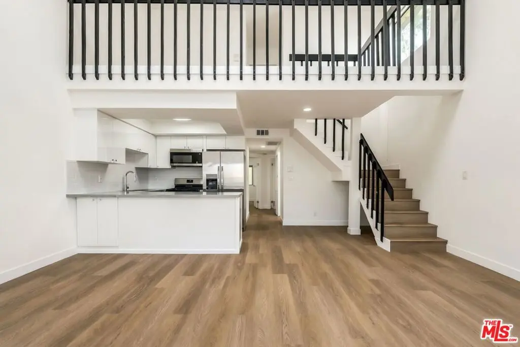 3939 Moore Street 201, Los Angeles, CA — listing photo 1