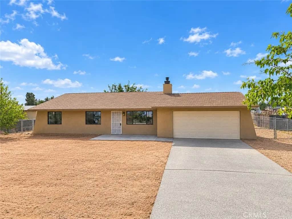 21903 Esaws, Apple Valley, CA — listing photo 1