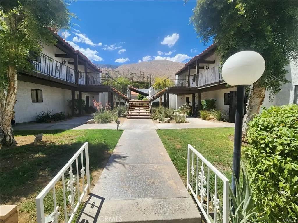 2230 S Palm Canyon Drive 3, Palm Springs, CA — listing photo 1