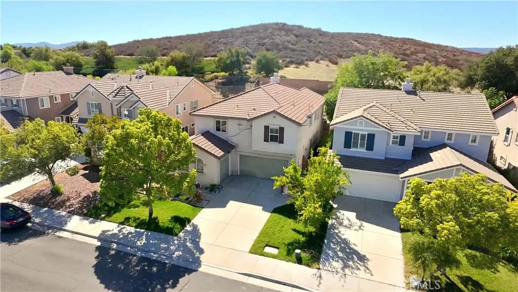 29735 Maxmillian, Murrieta, CA — listing photo 1