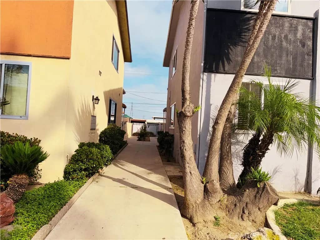 11118 Newville E, Downey, CA — listing photo 1