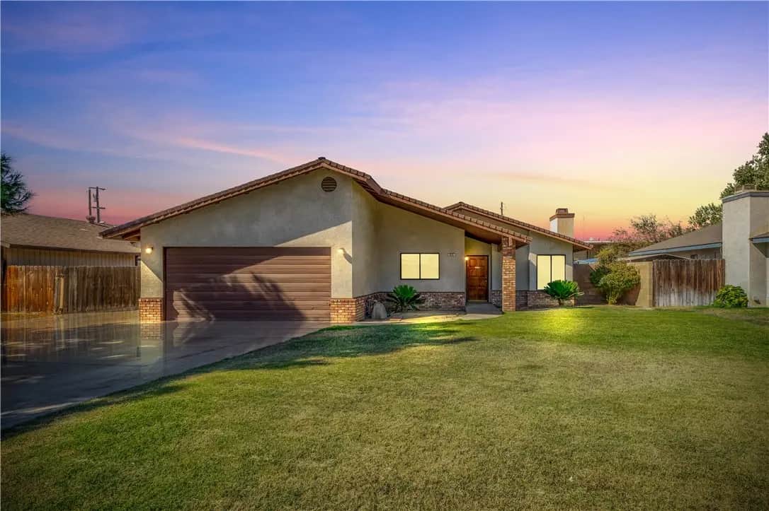 613 S Olive, Bakersfield, CA — listing photo 1