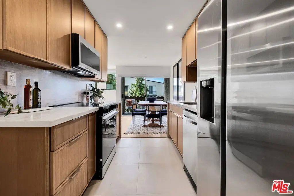 6050 Canterbury Drive E313, Culver City, CA — listing photo 1