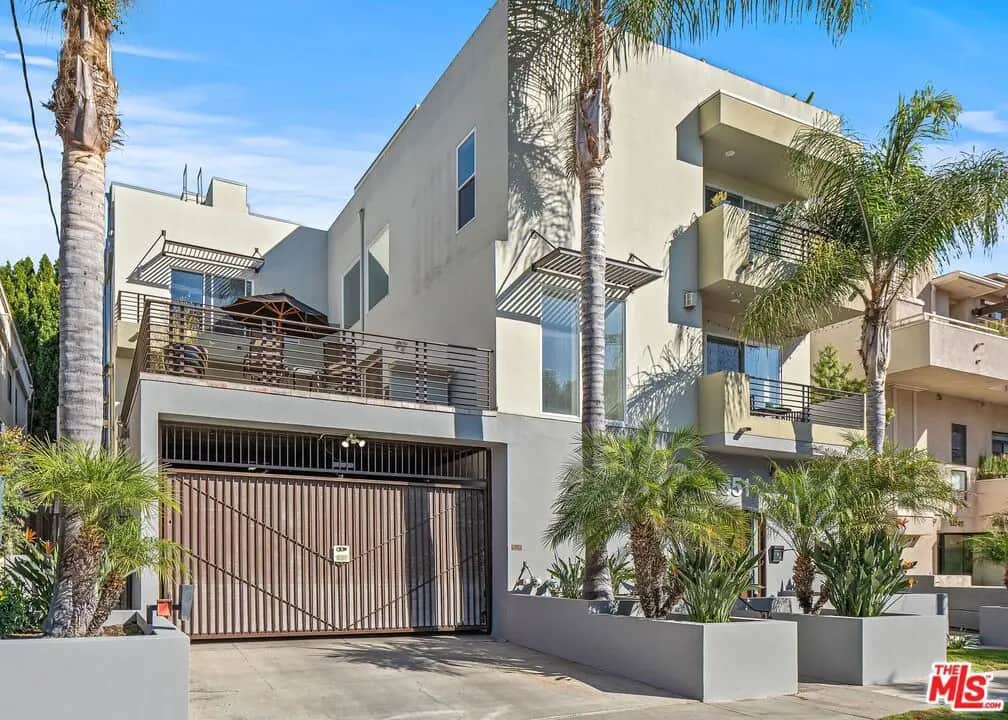 11851 Laurelwood Drive 102, Studio City, CA — listing photo 1