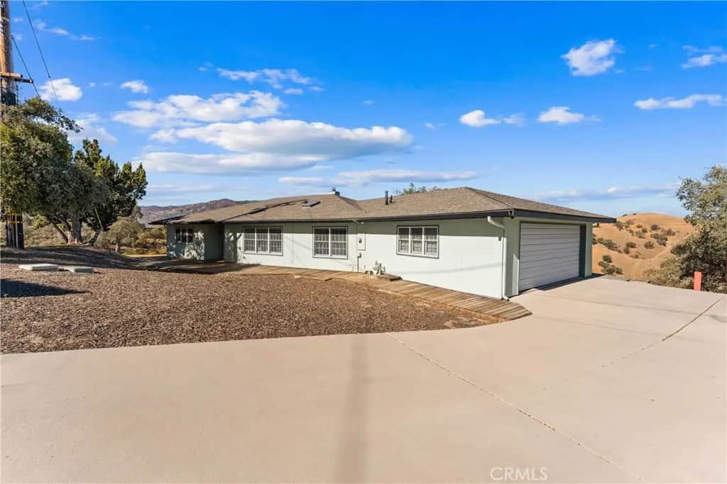 22901 Rim Way, Tehachapi, CA — listing photo 1