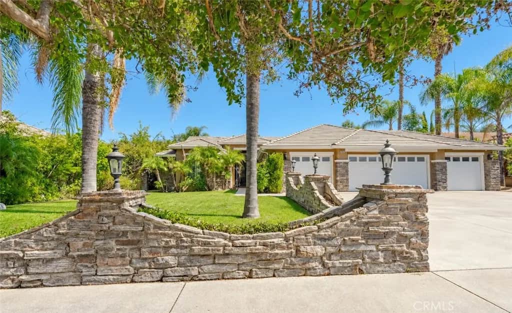 5050 Serrania Avenue, Woodland Hills, CA — listing photo 1