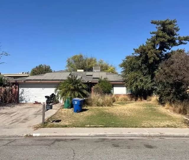 534 Francis Street, Bakersfield, CA — listing photo 1