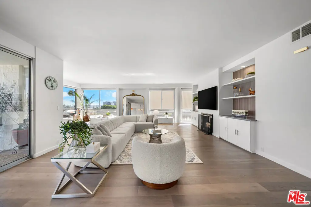 320 N Maple Drive 507, Beverly Hills, CA — listing photo 1