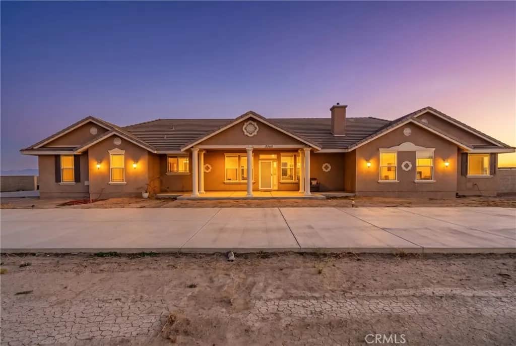 7740 West Avenue A6, Lancaster, CA — listing photo 1