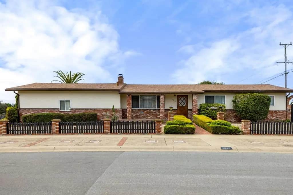 3216 Vista Del Camino, Marina, CA — listing photo 1