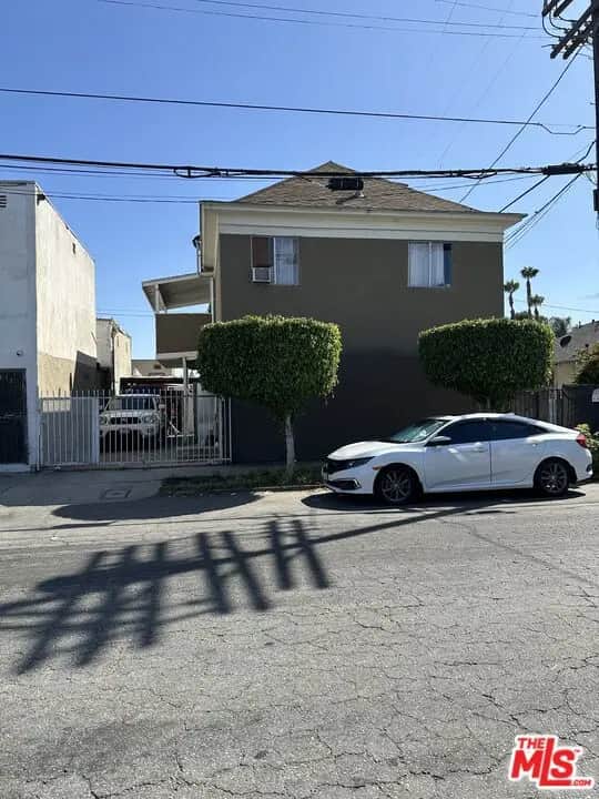 554 E 36th Street, Los Angeles, CA — listing photo 1