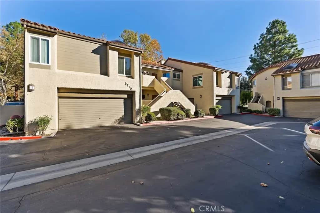 3210 Darby Street 102, Simi Valley, CA — listing photo 1