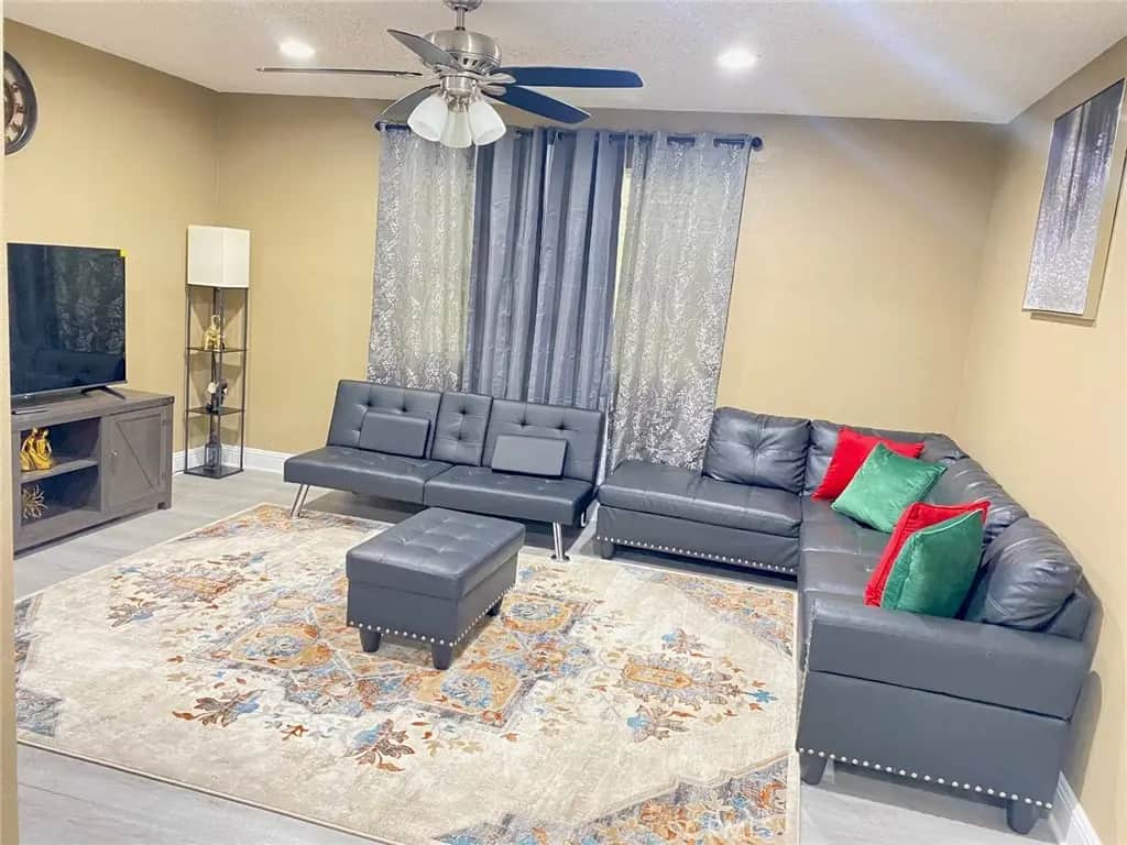 148 W Ash A, Fullerton, CA — listing photo 1