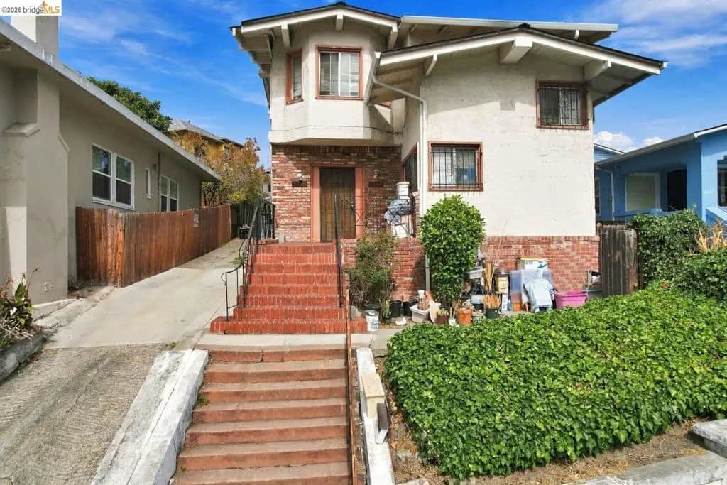 2425 Park Blvd, Oakland, CA — listing photo 1