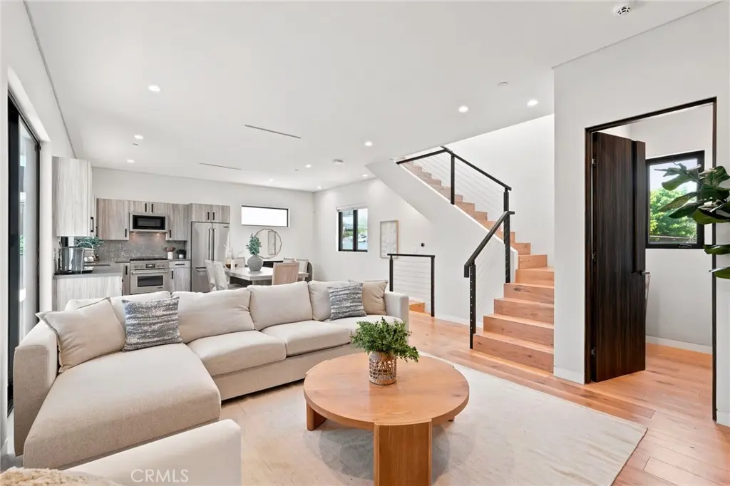 425 N Alfred 2, West Hollywood, CA — listing photo 1