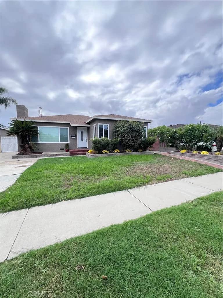 9044 Oak St., Bellflower, CA — listing photo 1