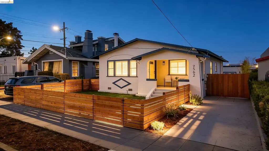 2562 67th Ave, Oakland, CA — listing photo 1