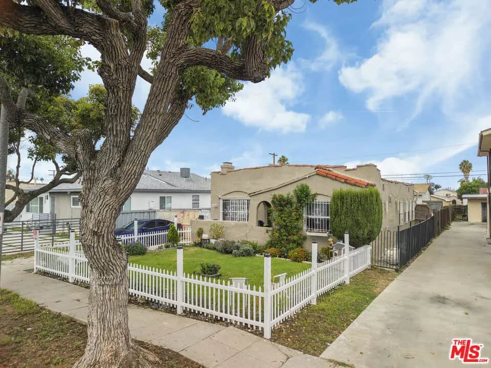 1543 W 82nd Street, Los Angeles, CA — listing photo 1
