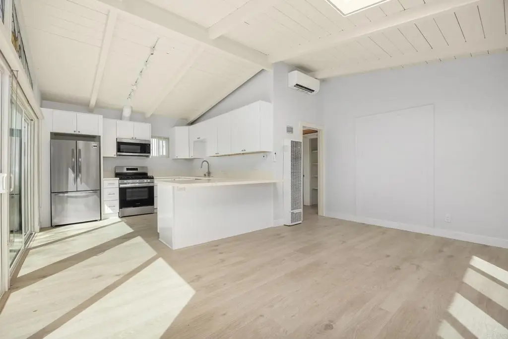 2251 Montgomery Avenue, Cardiff By The Sea, CA — listing photo 1