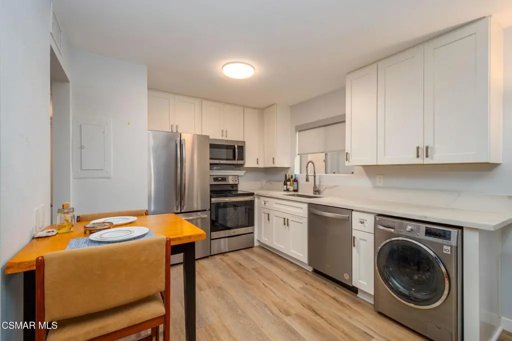 351 Chestnut Hill Court 16, Thousand Oaks, CA — listing photo 1