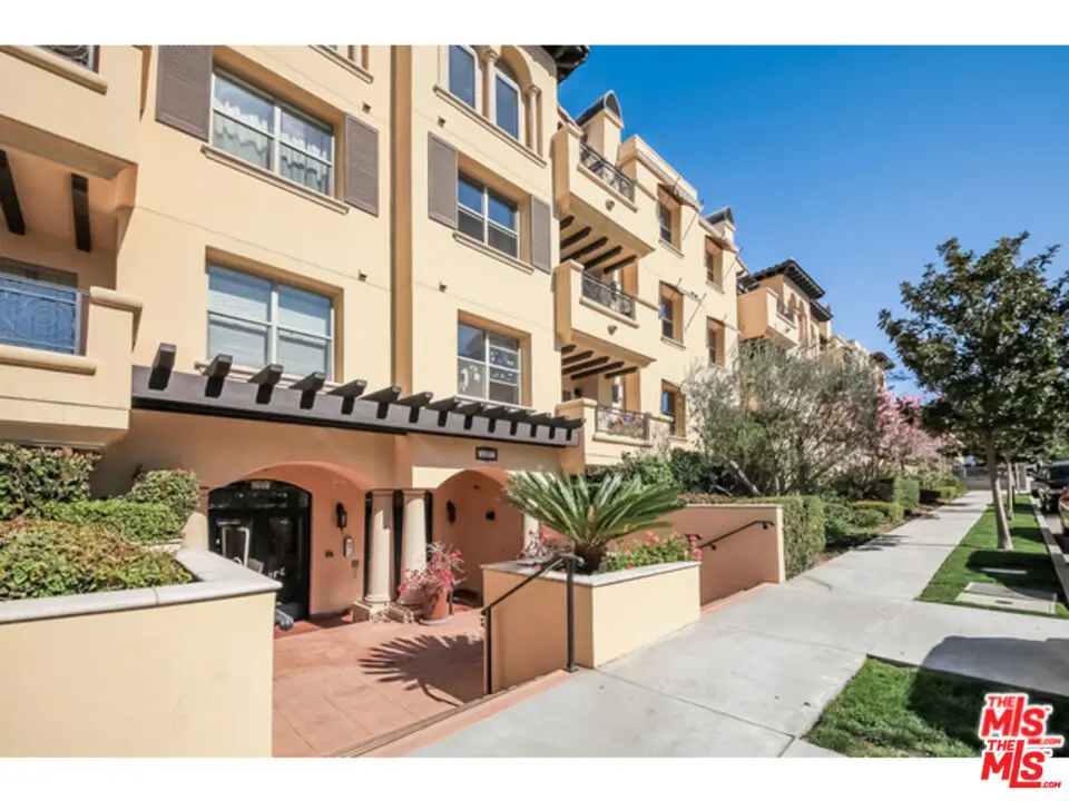 5037 Rosewood Avenue 201, Los Angeles, CA — listing photo 1