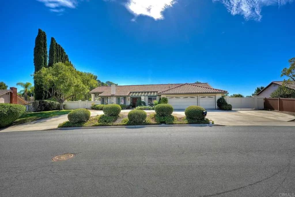 2329 Cortina Circle, Escondido, CA — listing photo 1
