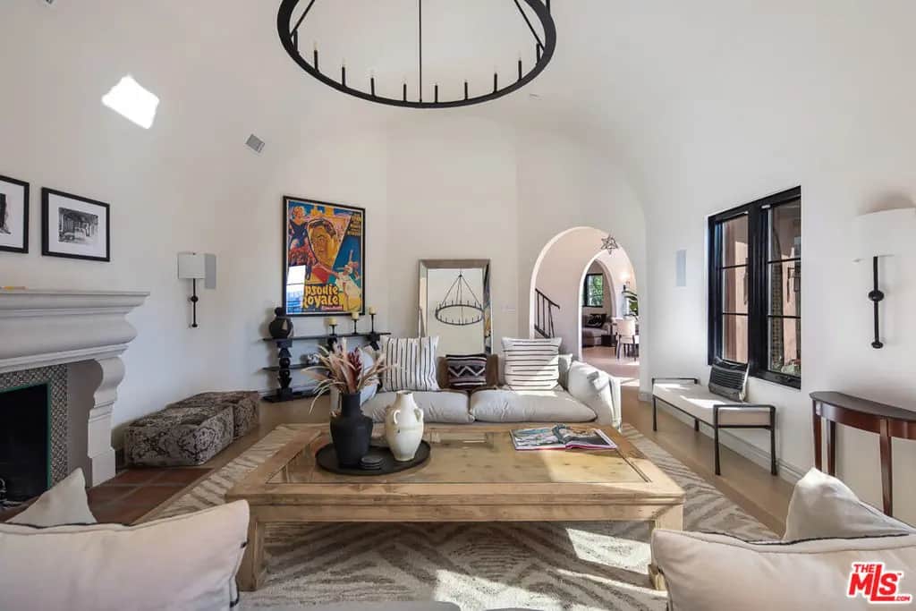 8425 W Sunset Boulevard, West Hollywood, CA — listing photo 1