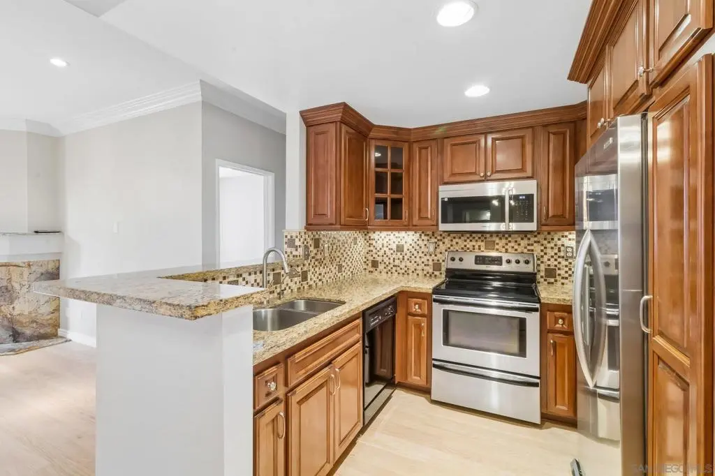 2020 Camino De La Reina 2217, San Diego, CA — listing photo 1