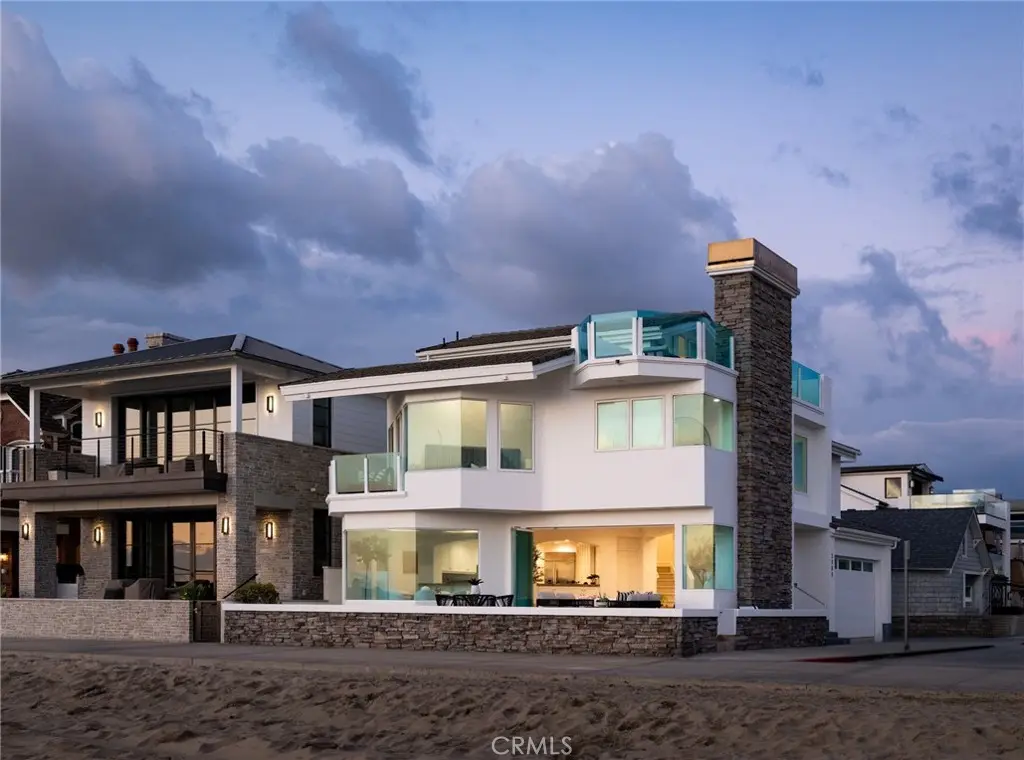 3000 W Oceanfront, Newport Beach, CA — listing photo 1