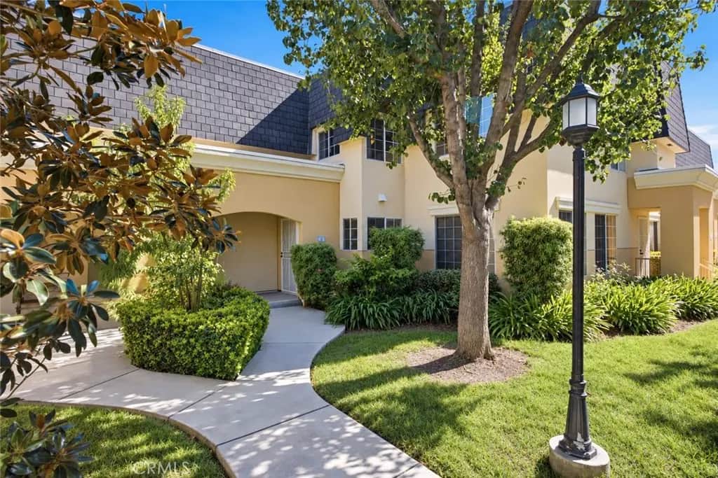19208 Hamlin Street 5, Reseda, CA — listing photo 1