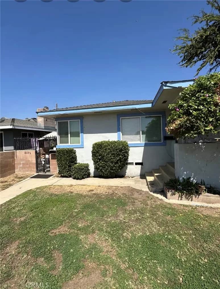 2117 1/2 Bedford Way, Bakersfield, CA — listing photo 1
