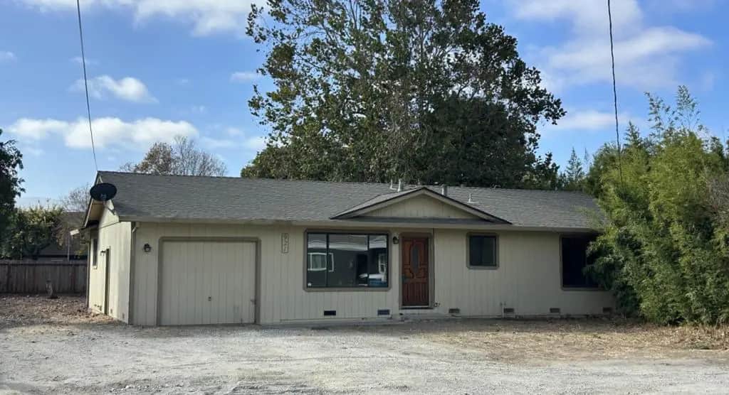 921 Nash Road, Hollister, CA — listing photo 1
