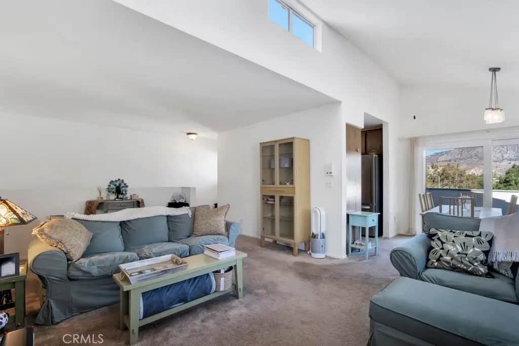 10574 Sunland Boulevard 7, Sunland, CA — listing photo 1