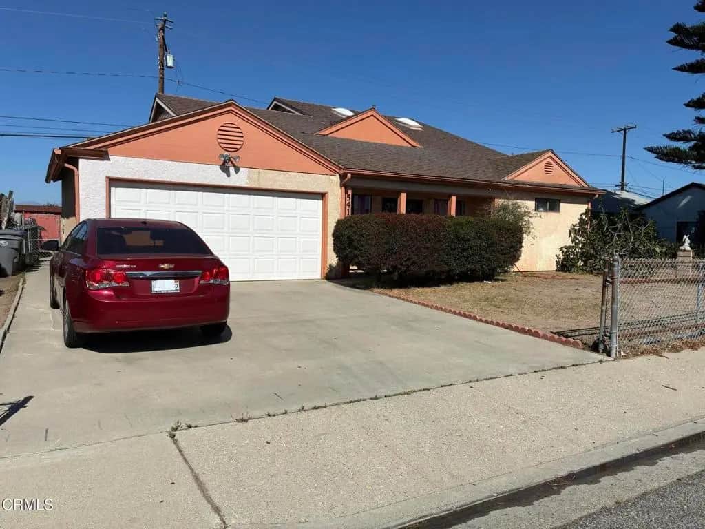 541 La Canada Avenue, Oxnard, CA — listing photo 1
