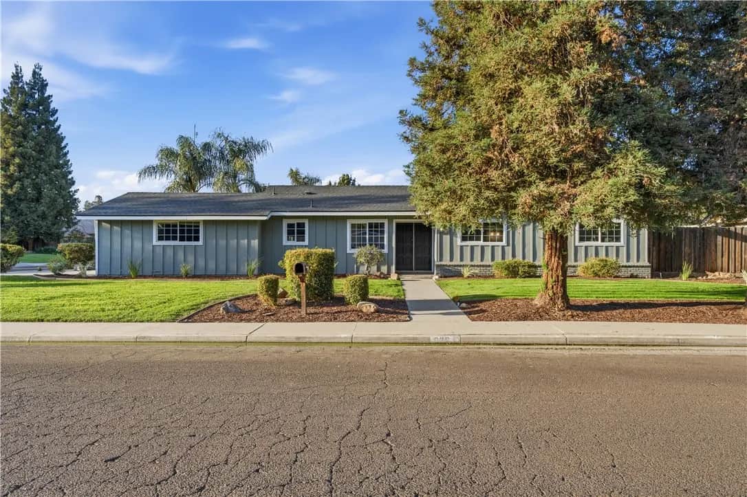 626 W Dorothea, Visalia, CA — listing photo 1