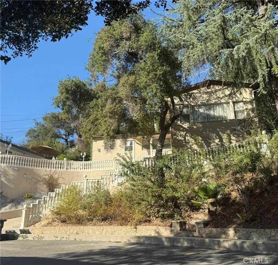 3100 Charing Cross Rd, Glendale, CA — listing photo 1